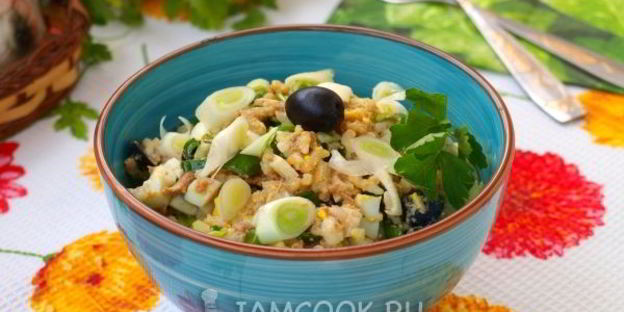 салат с тунцом и рисом