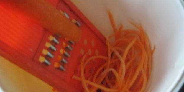 салат с жареным филе грудки цыпленка