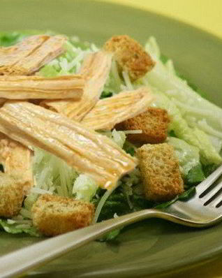 Постный Цезарь со спаржей