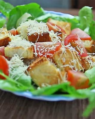 Салат Цезарь классический с курицей