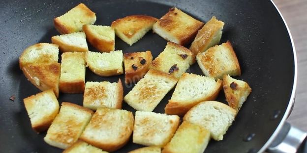 салат цезарь классический с курицей