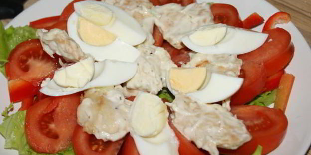 салат цезарь премиум