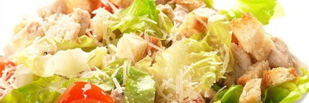 Салат Цезарь с чесночным майонезом