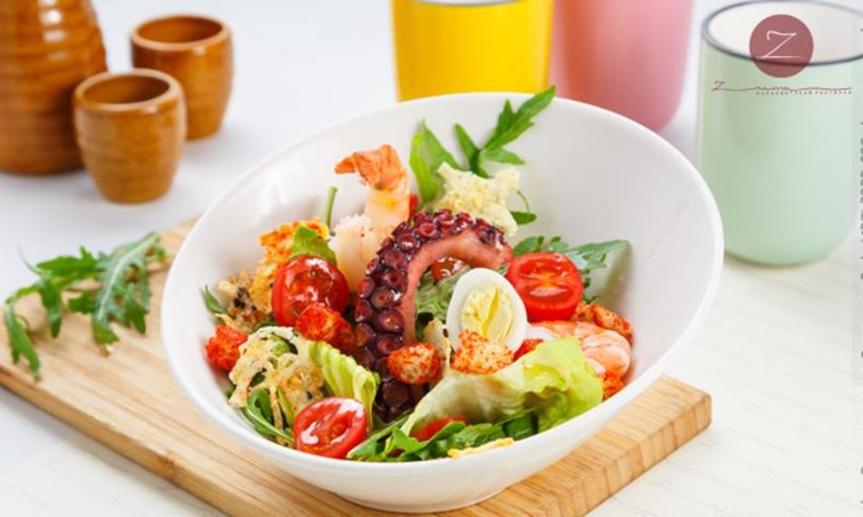 Рецепт салата цезарь с креветками и осьминогом