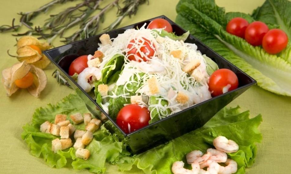 Рецепт салата цезарь с креветками классический