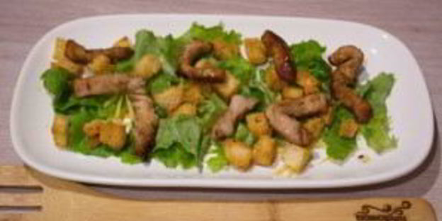 салат цезарь с курицей классический