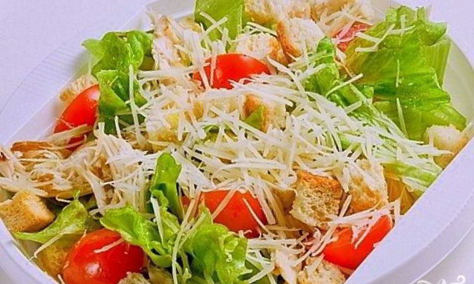 Рецепт салата цезарь с курицей с помидорами