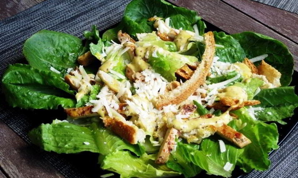 Рецепт салата цезарь с курицей