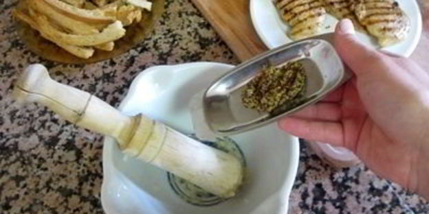 салат цезарь с курицей