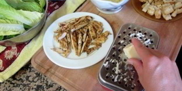 салат цезарь с курицей