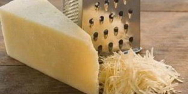 салат цезарь с ветчиной