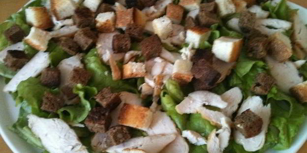 салатик цезарь