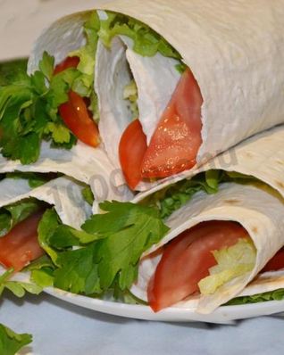 Цезарь ролл с курицей без майонеза