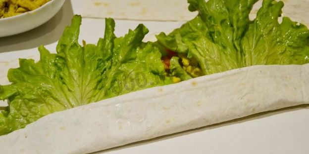 цезарь ролл с курицей без майонеза