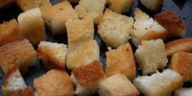 цезарь с курицей и сухариками