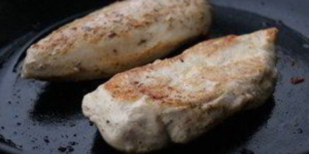 цезарь с курицей и сухариками