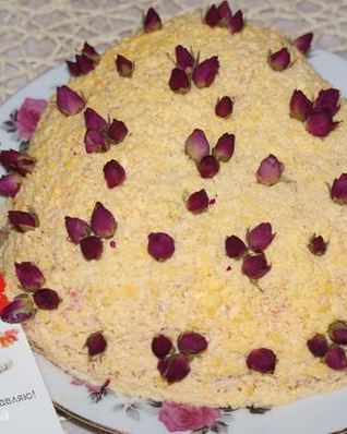 Слоеный салат с крабовыми палочками и картофелем