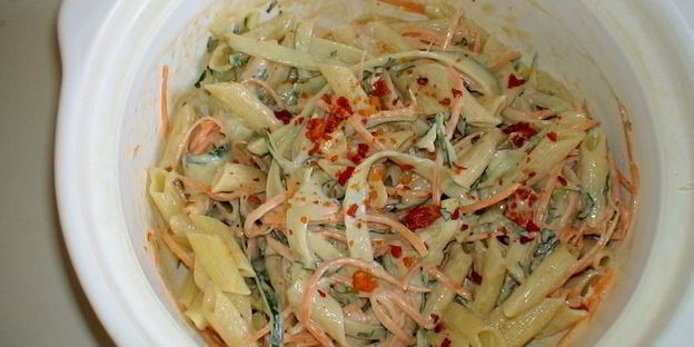 свиная отбивная по-азиатски и сычуаньский салат из макарон