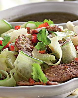 Теплый салат из говядины