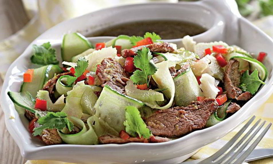 Рецепт теплого салата из говядины