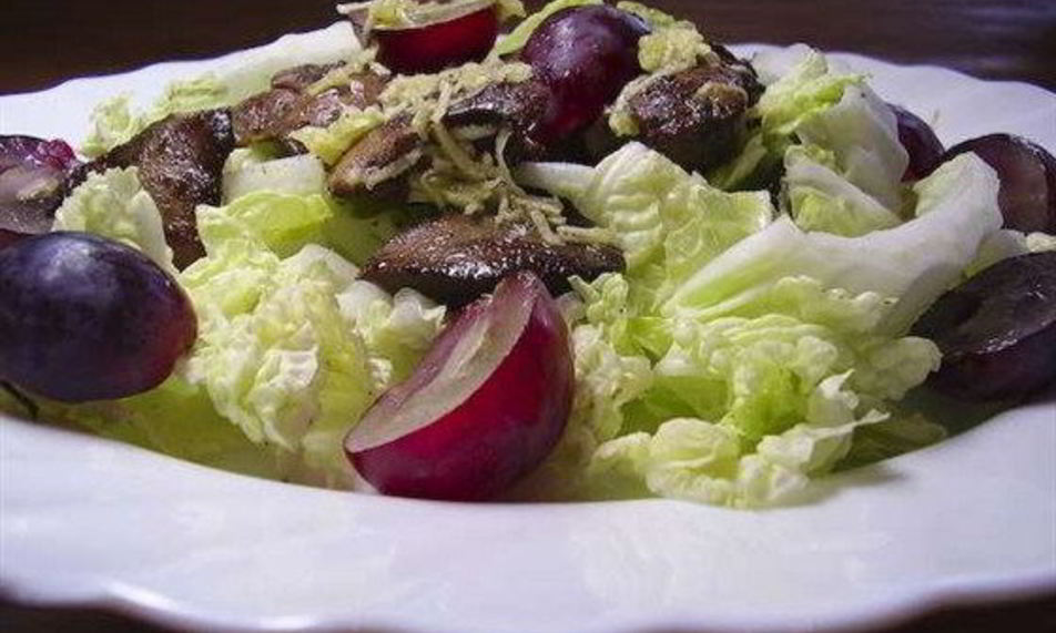 Рецепт теплого салата с куриной печенью