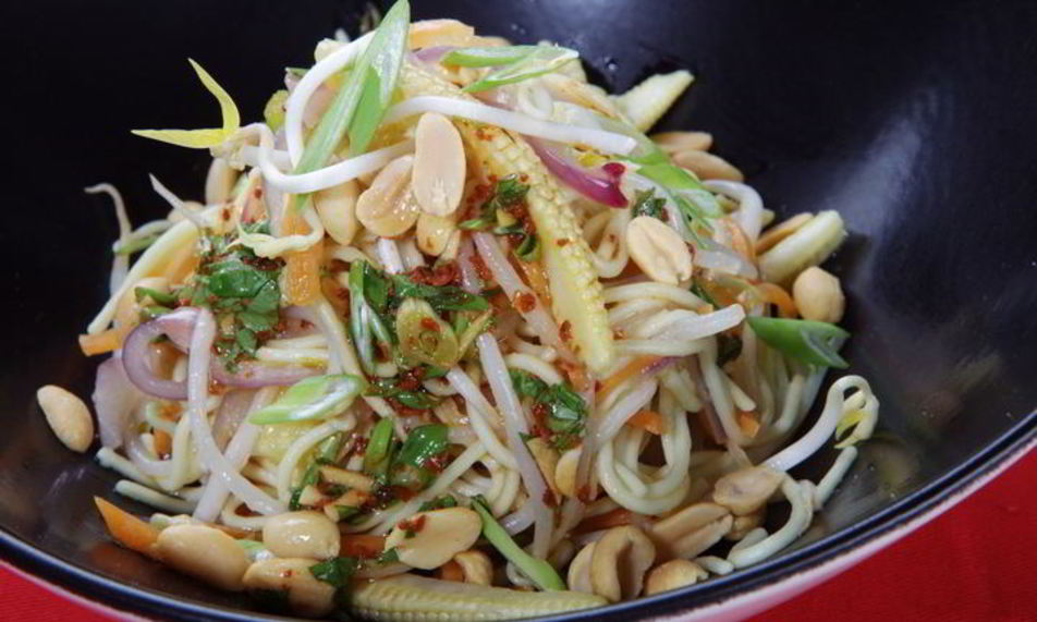 Рецепт вегетарианского салата с лапшой