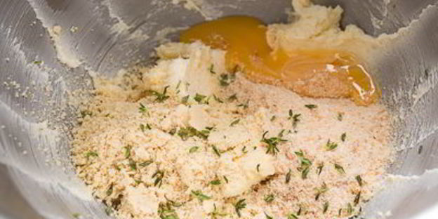 лосось с хрустящей корочкой и эстрагоновым винегретом