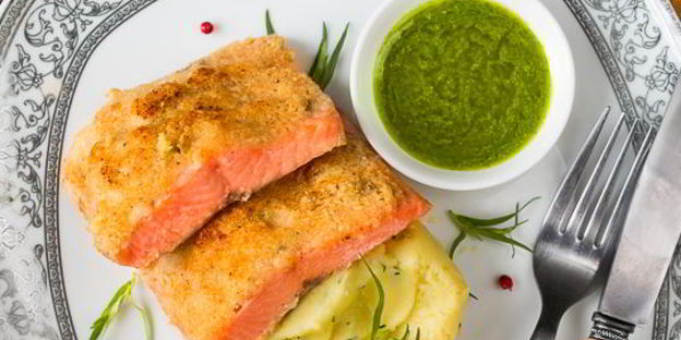 лосось с хрустящей корочкой и эстрагоновым винегретом