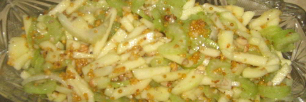 Салат из сельдерея и яблок с горчичным винегретом