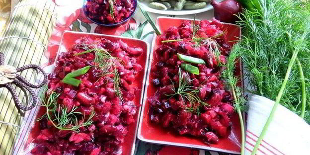 винегрет с фасолью и жареным луком