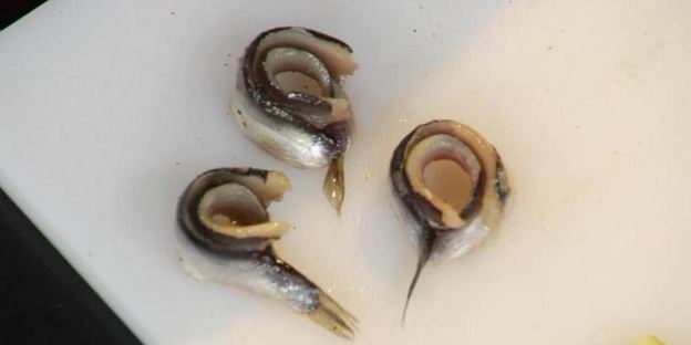 винегрет с килькой и медово-горчичным соусом