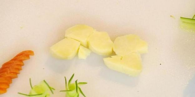 винегрет с килькой и медово-горчичным соусом