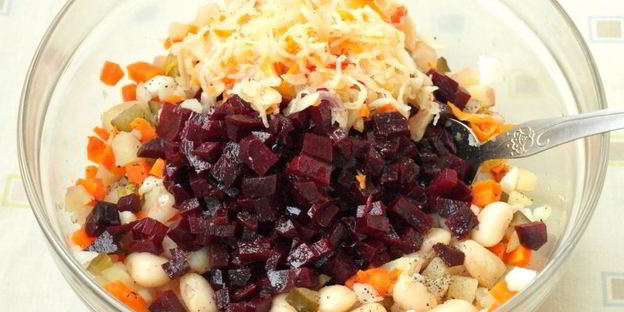 винегрет с яблоками и отварной фасолью