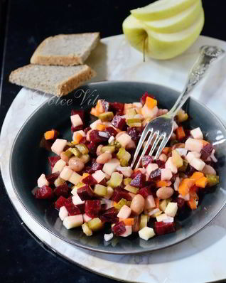 Винегрет с яблоком