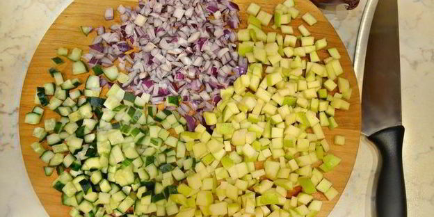 винегрет со слабосоленым лососем