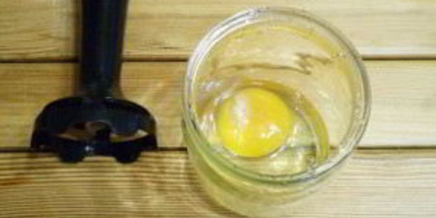 домашний майонез на курином яйце с чесноком и зеленью