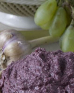 Истрим соус из кислого винограда и орехов