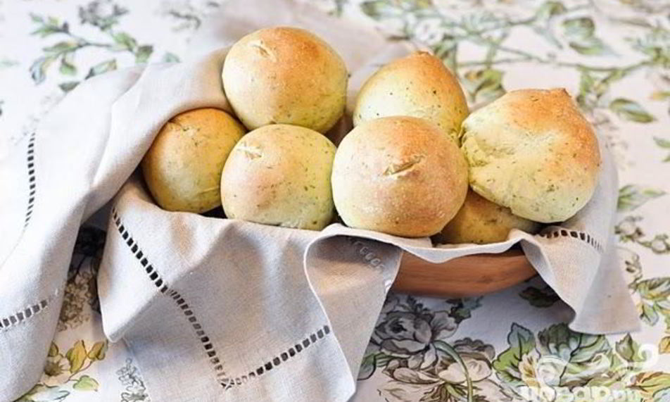 Рецепт булочек с соусом песто