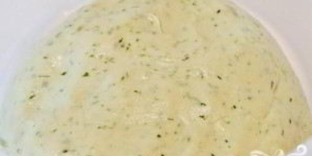 булочки с соусом песто