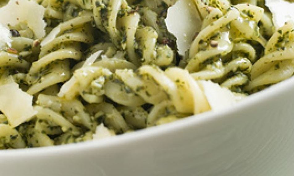 Рецепт фузилли с соусом песто и пармезаном