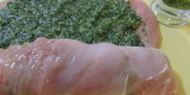 индейка с соусом песто