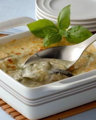 Лазанья из кабачков и баклажан с соусом песто
