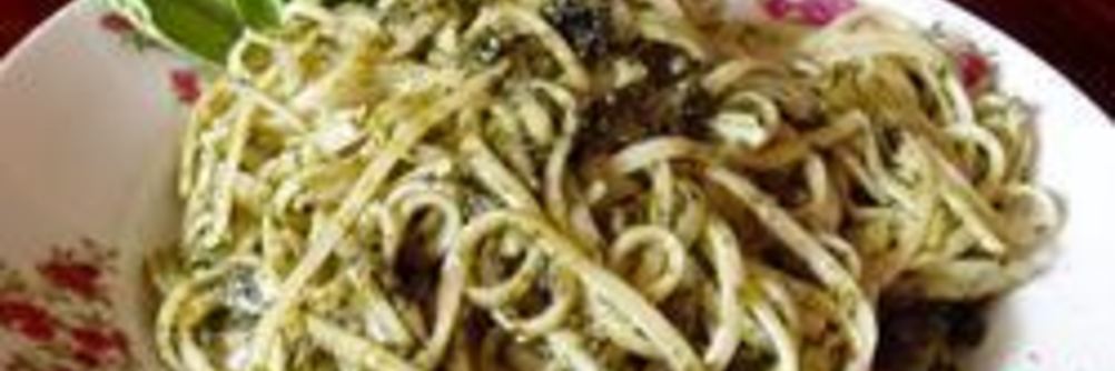 Макароны с соусом песто