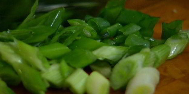 оладьи из сладкого картофеля с соусом песто