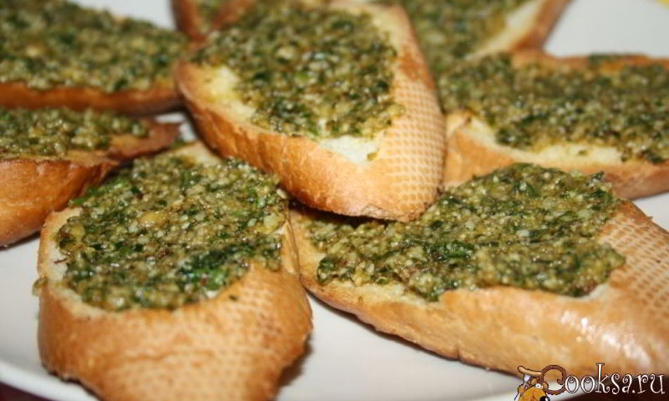 Рецепт острого песто с козьим сыром и кинзой