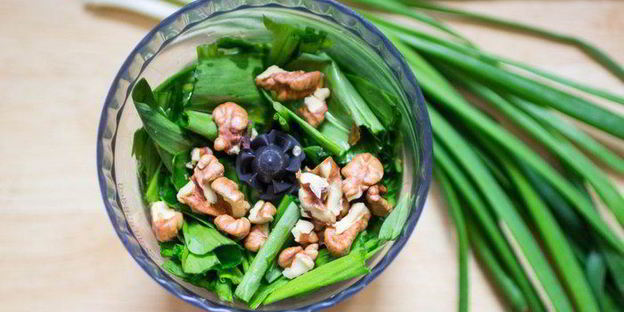 песто из черемши с грецким орехом