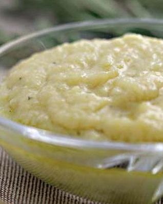 Песто из чеснока с розмарином