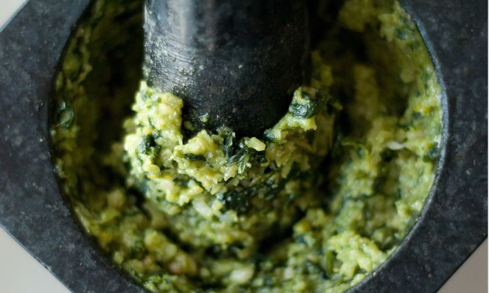 Рецепт песто из лимонного базилика