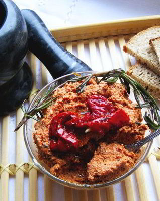 Песто с вялеными томатами