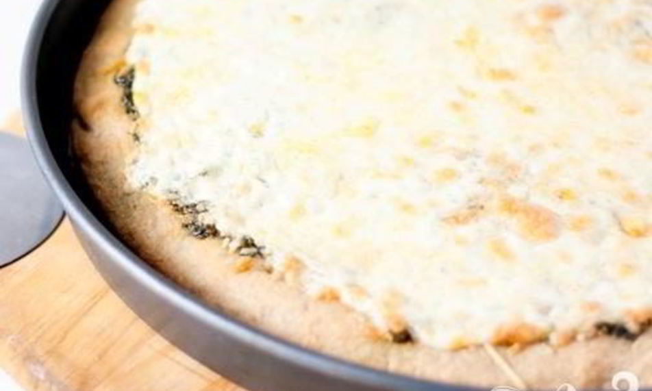 Рецепт пиццы три сыра с соусом песто